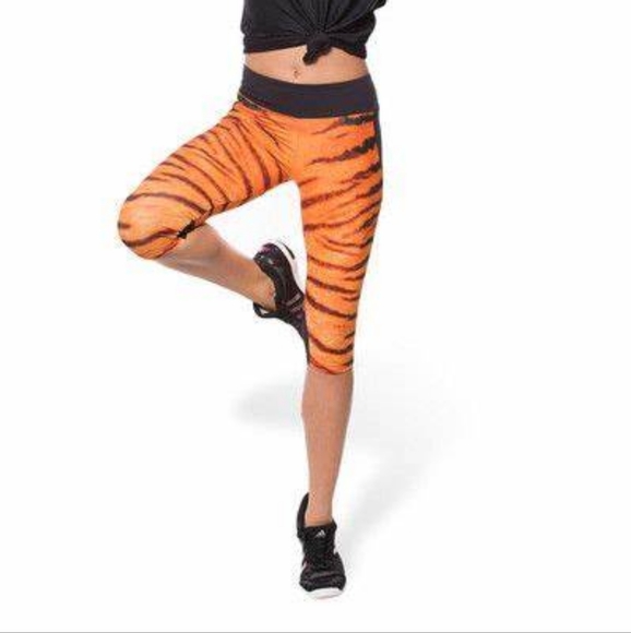 Blackmilk Tiger Stripe Crop Leggings - Picture 4 of 14